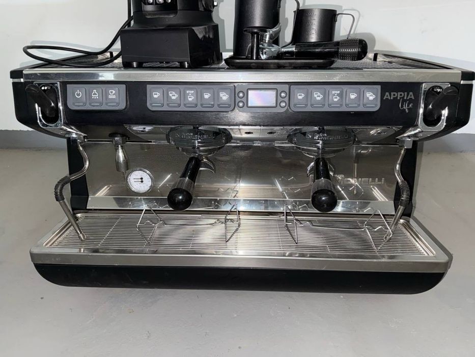Simonelli Apia Life + кофемолка