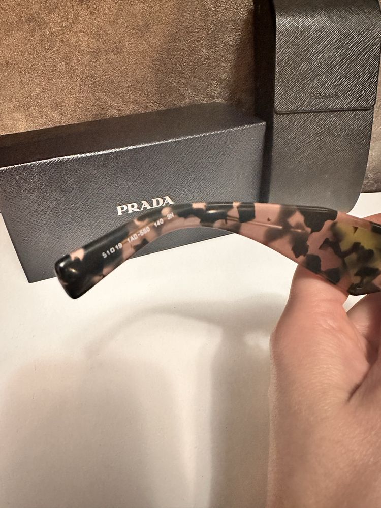 Оригинални слънчеви очила Prada