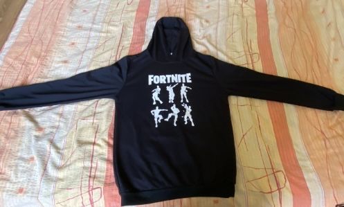 Продав: Fortnite блуза с качулка. Черно с бяло.