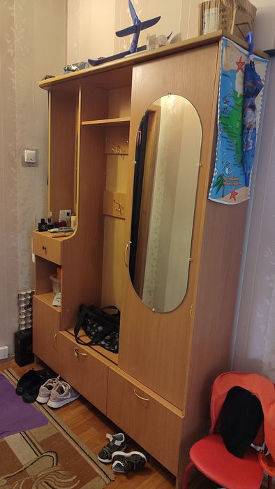 Продам прихожей.