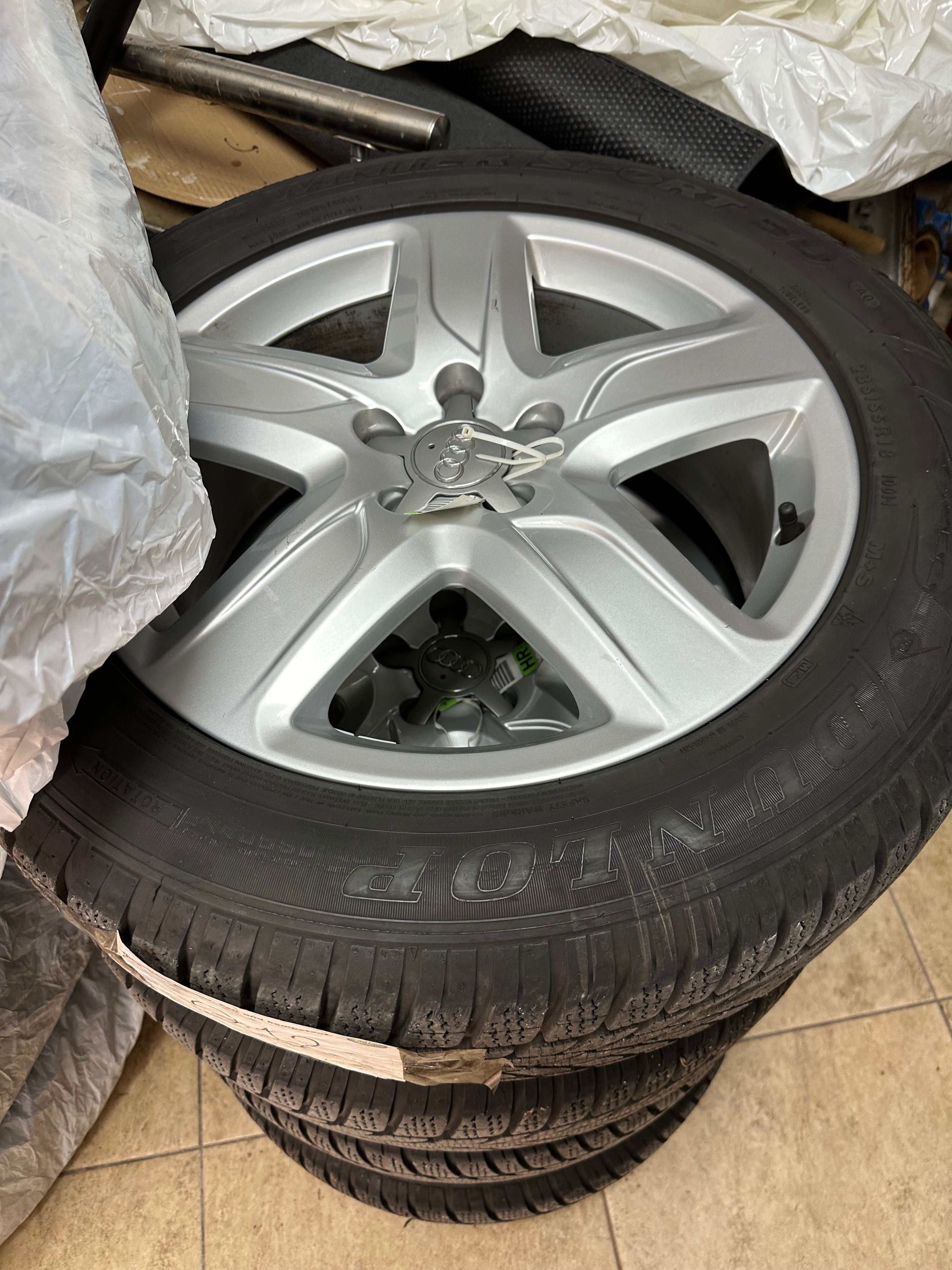 Зимни гуми Dunlop 235/55 R 18 с джанти за Ауди А6