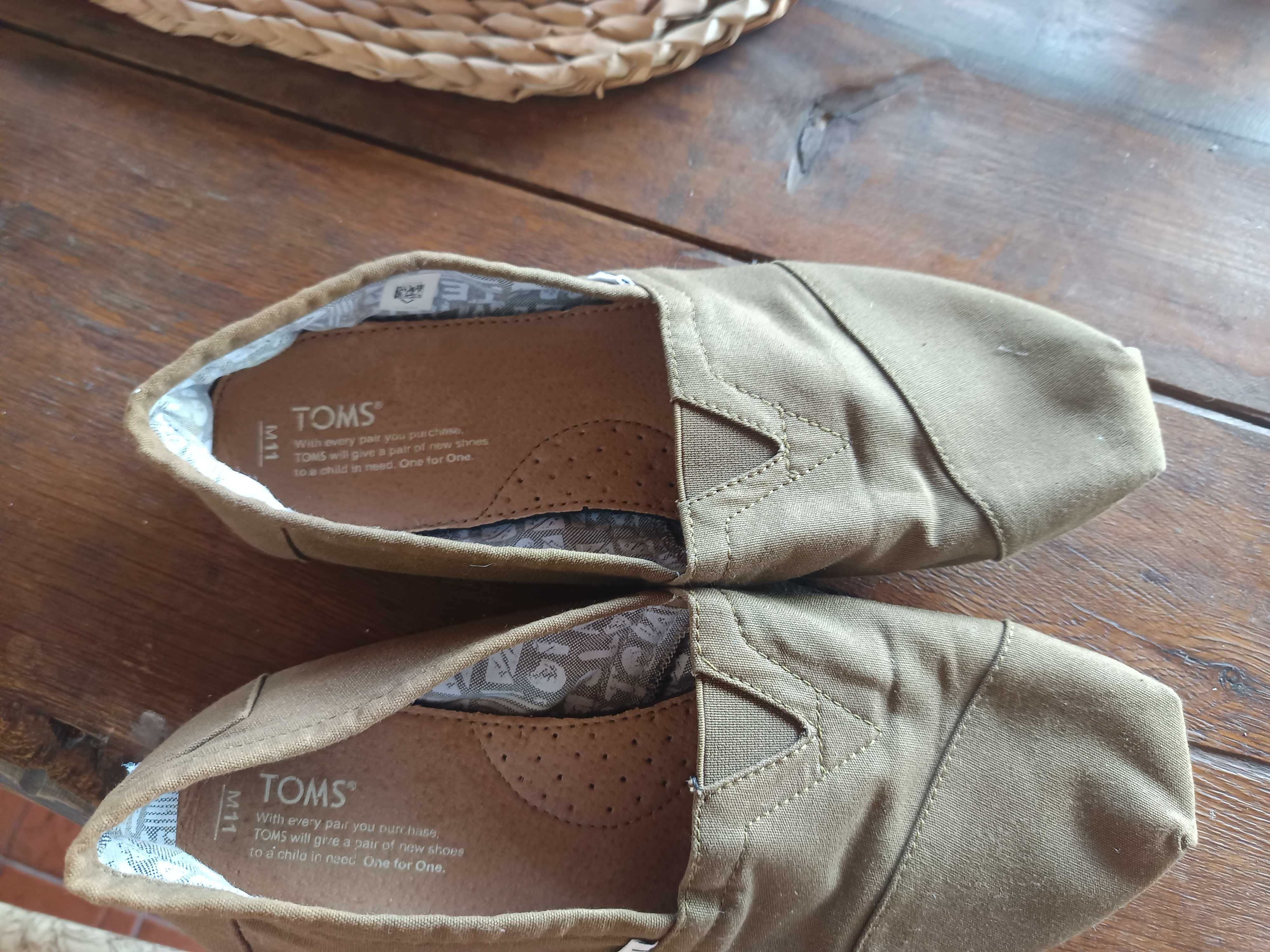 TOMS еспадрили като нови