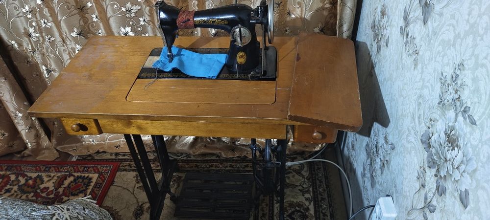 Продам швейную машинку
