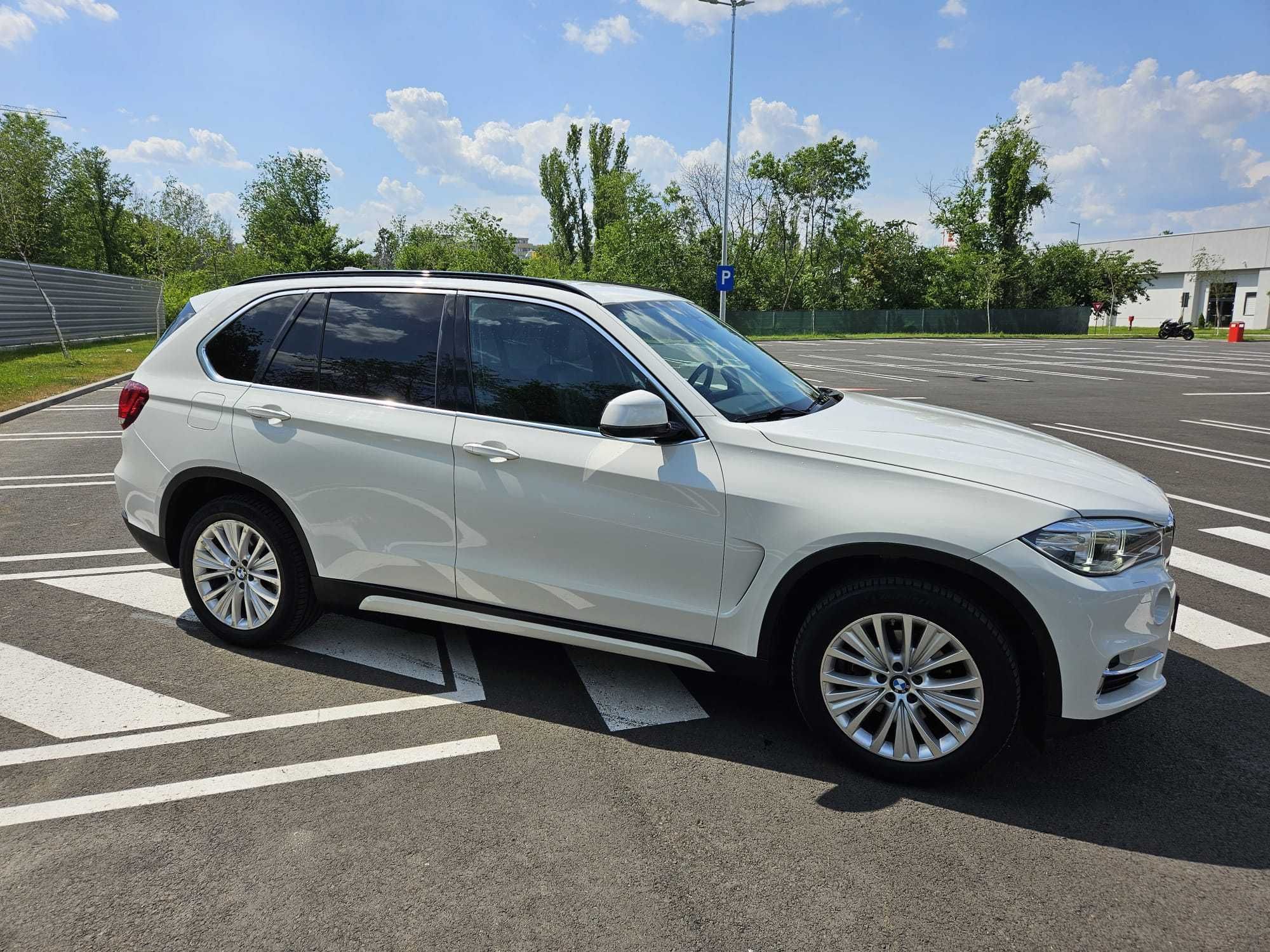 BMW X5 3.0 D Alb, Piele neagra, Keyless Go, service la zi, Km Reali