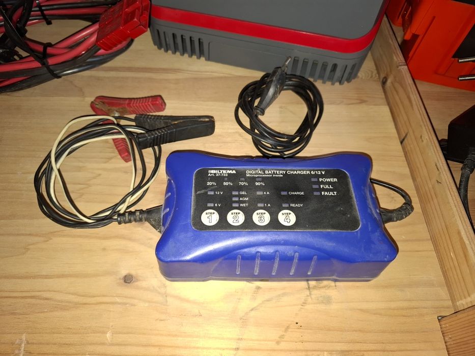 Incarcator inteligent Baterie Stivuitor