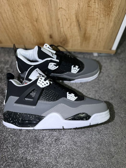 Air Jordan 4 Retro White Thunder