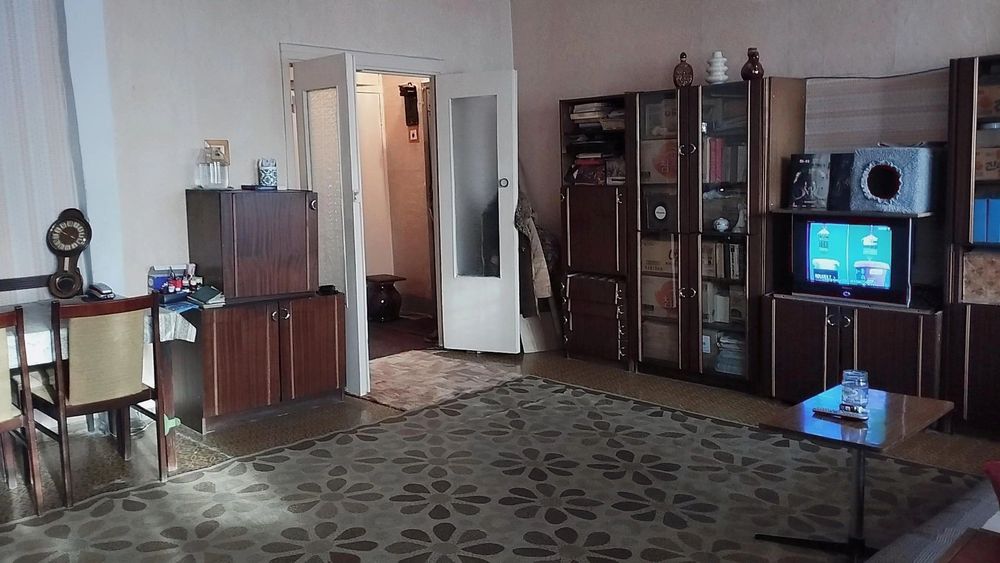 Продам 4/2/5 квартира, в Мирабадском районе возможен небольшой торг