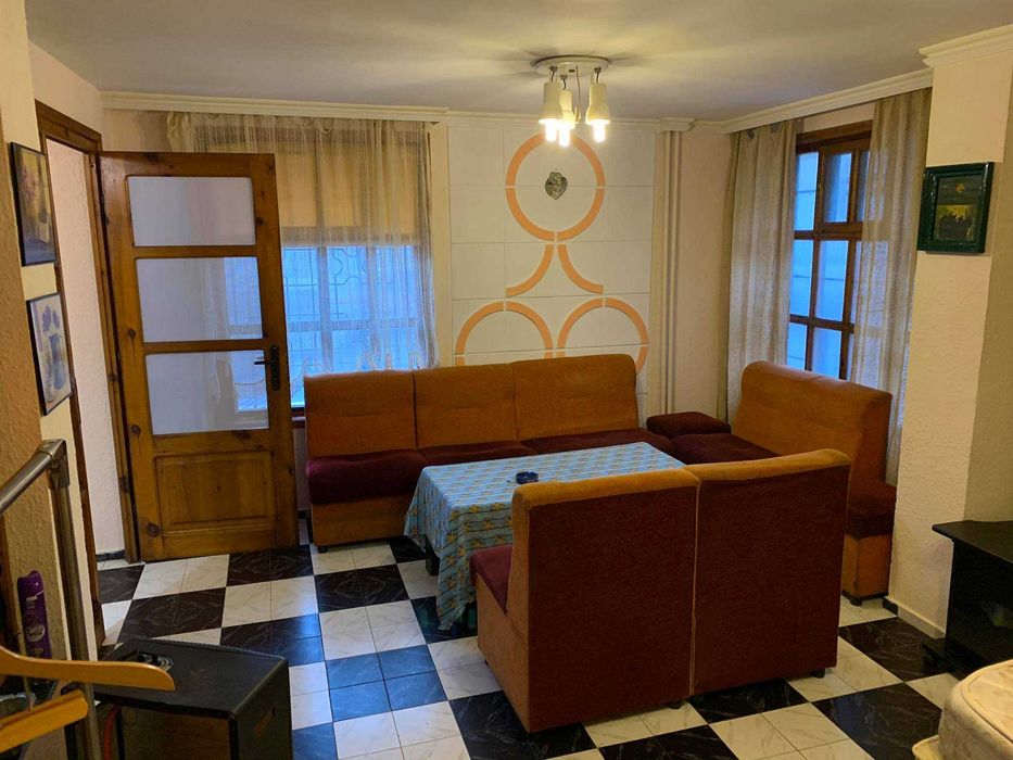 Дава се под наем Двустаен апартамент в Бургас, Възраждане - 57 кв.м за 153 € - Снимка #2