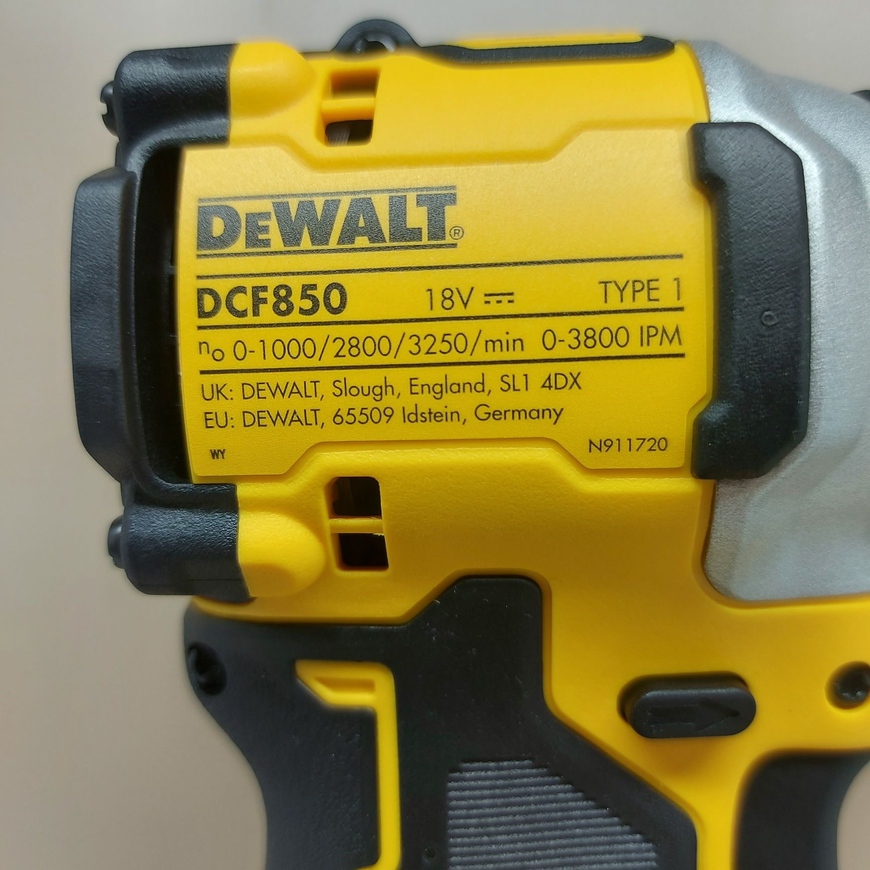 Нов модел импакт Dewalt DCF850N