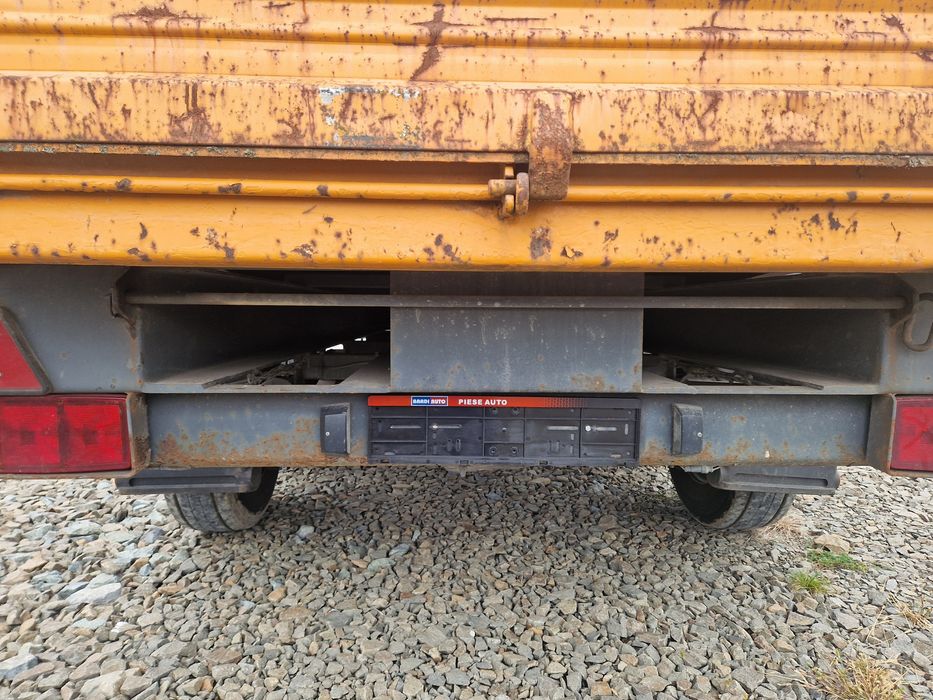 Remorca tandem basculabila