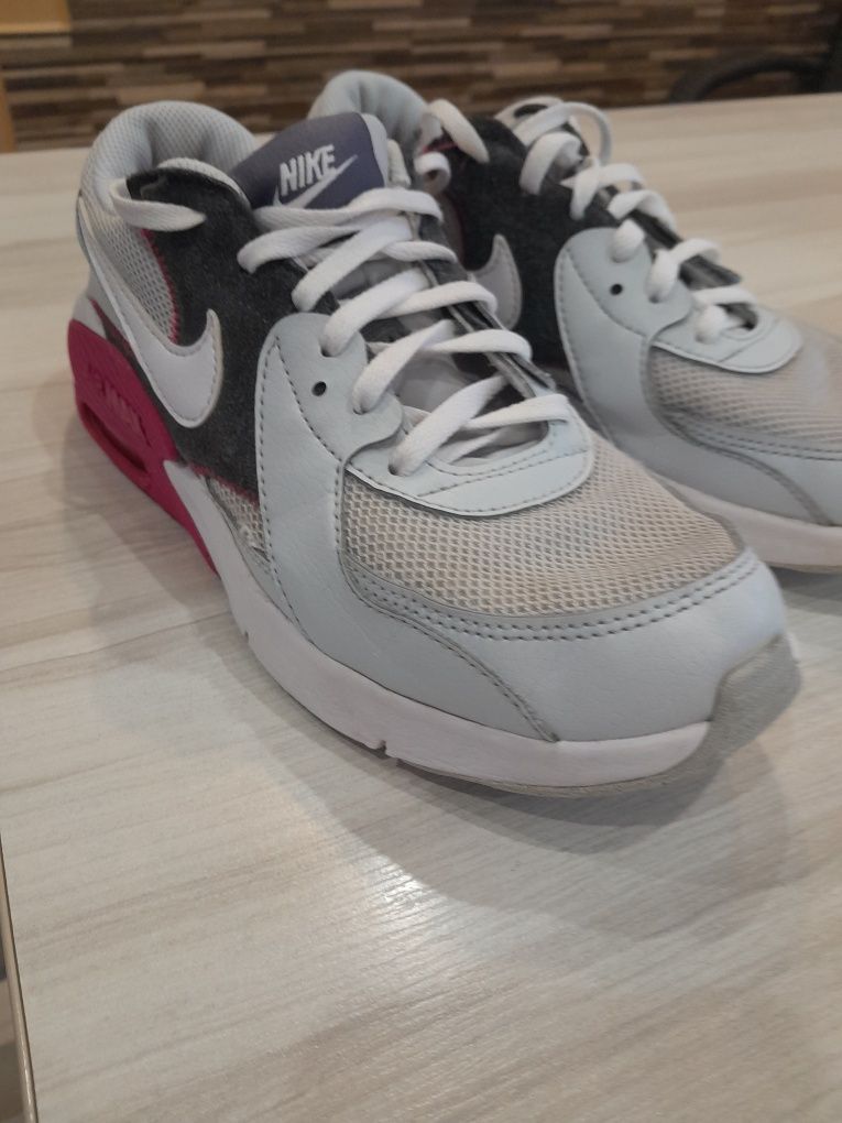 Детски маратонки nike air max за момиче