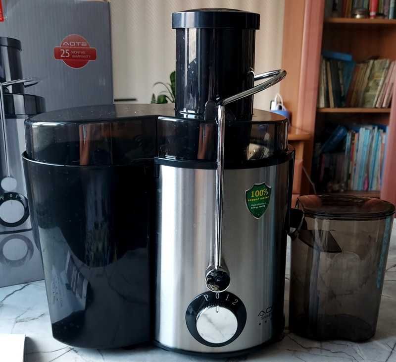Продам бытовую соковыжималку  в комплекте, новую