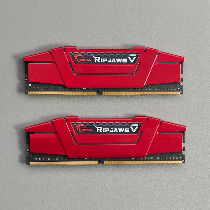 Memorie RAM G.Skill Ripjaws V 32GB DDR4 2400MHz CL15 Dual Channel Kit