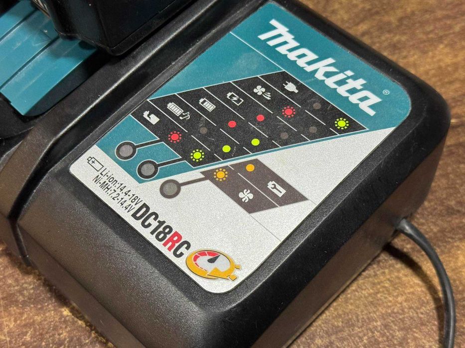 Продавам комплект Makita – винтоверт + батерия + зарядно