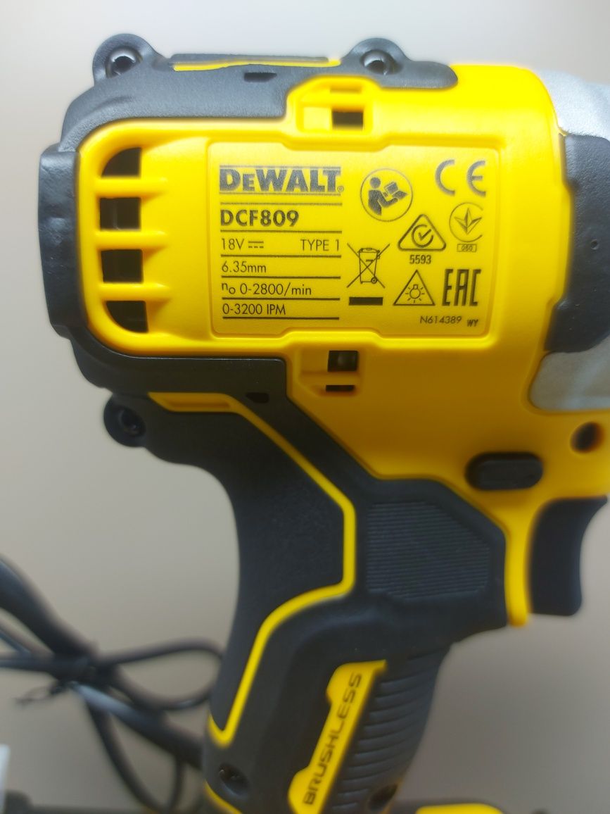 Нов комплект импакт Dewalt DCF809D2