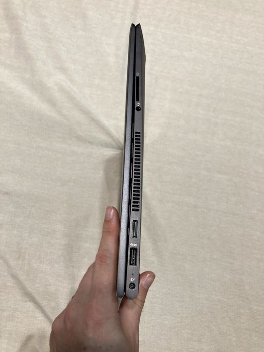 HP Envy x360 15.6" touchscreen, Ryzen 5 3500U, placa de baza noua