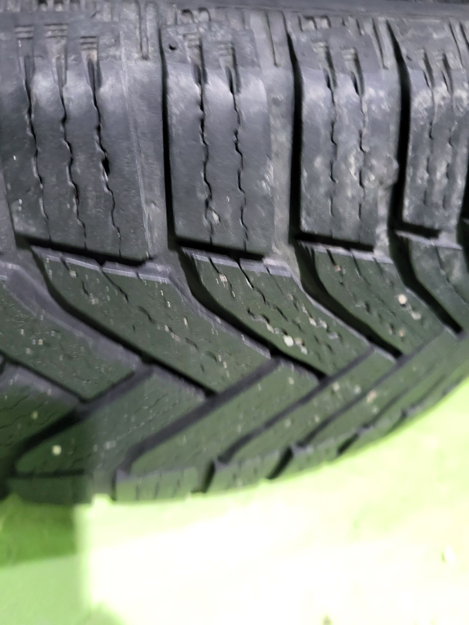 2 бр зимни 205/55/16 Michelin