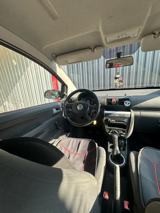 Volkswagen Fox 2006 – 1.2 benzină, manuală – 1.100 € negociabil