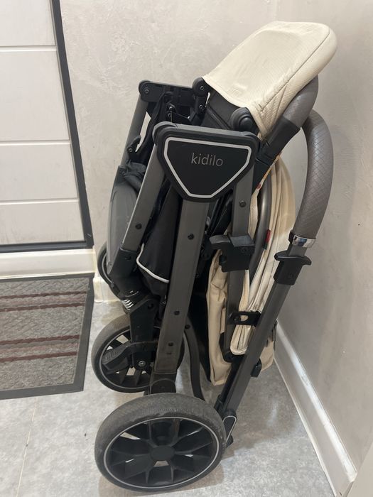 Коляска прогулочна Kidilo