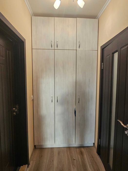 Две студия, с преддверие дава възможност за ползване като двустаен