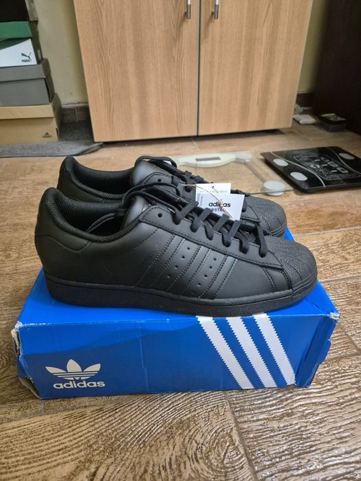 Adidas Superstar mărimea 44