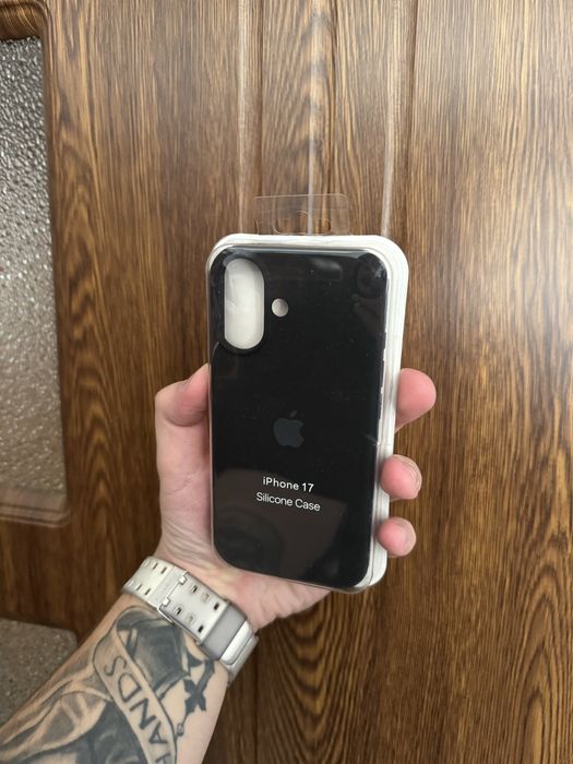 Husa Logo Silicon IPhone 17