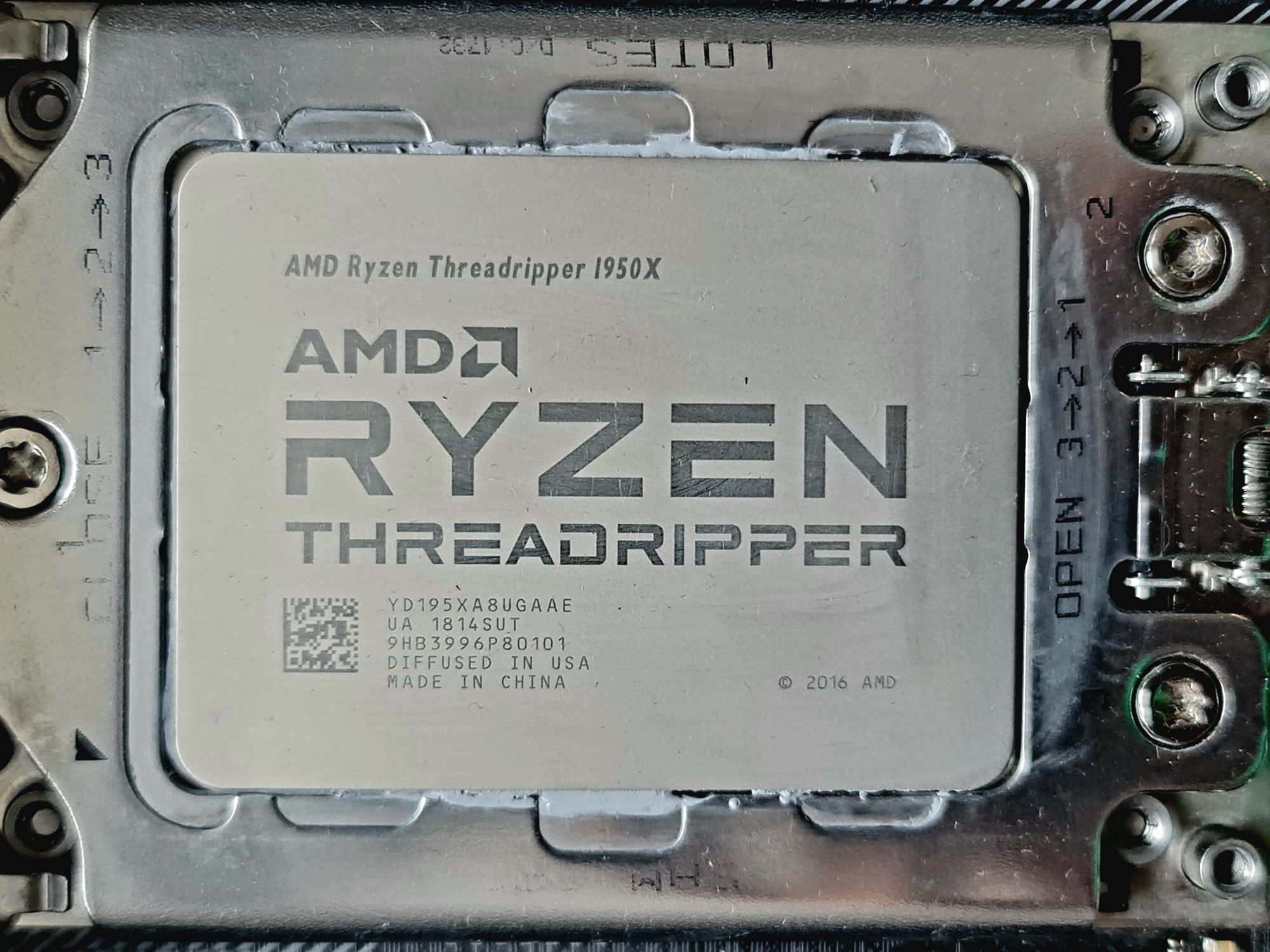 Процессор AMD Ryzen Threadripper 1950x (16/32)