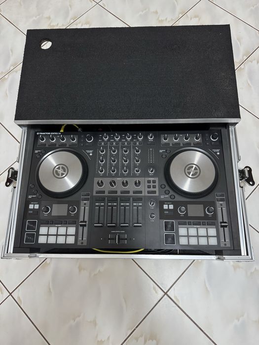 Consolă Traktor S4 Mk3