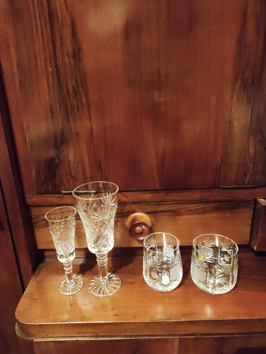 Четири сервиза от по12чаши-оловен кристал