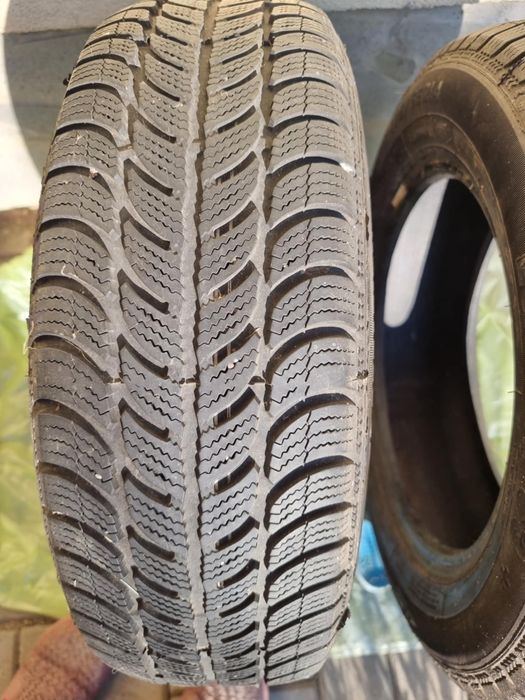 2 cauciucuri de iarna 175/65 R14