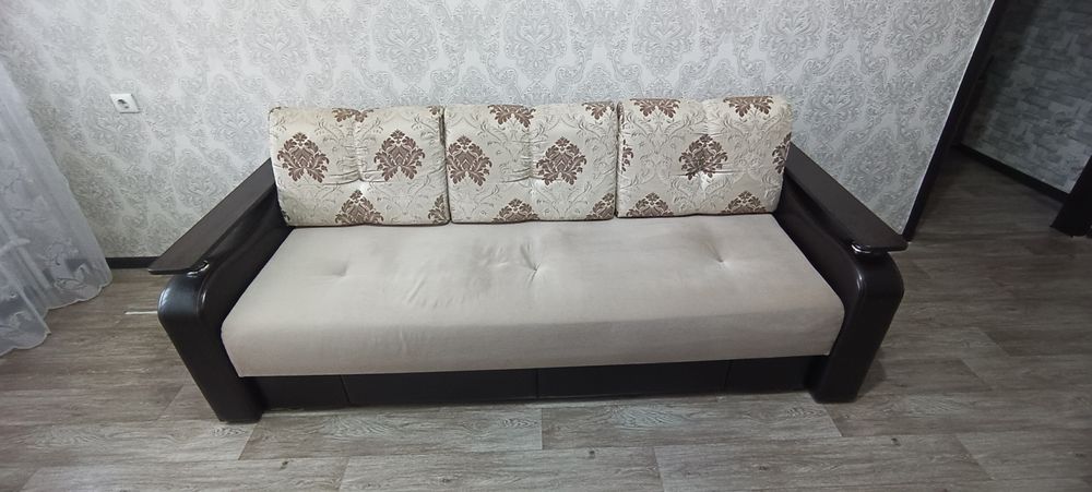 Продам Диван в Хорошем Состоянии
