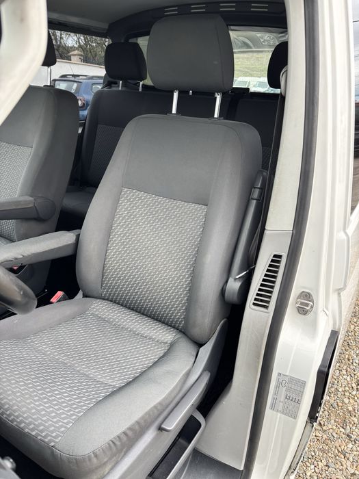 Vw transporter cabina 5 locuri 2.0 tdiposibilitate rate