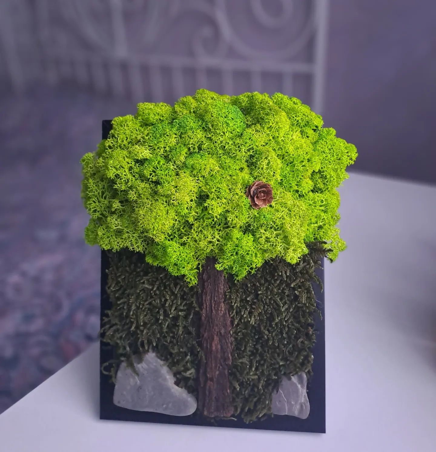 Живо дърво в картина