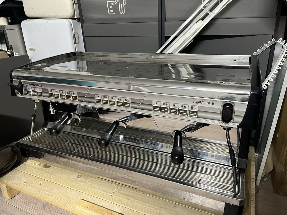 Кофемашина Simonelli Appia 3gr Автомат, Высокие группы