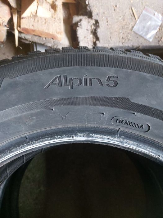 Michelin Alpin 5 215/65/16 dot 18