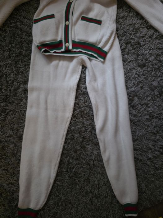 Уникален сет чисто нов G.u.c.c.i С размер