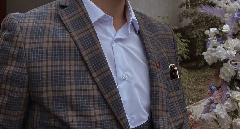 Продам костюм-тройка