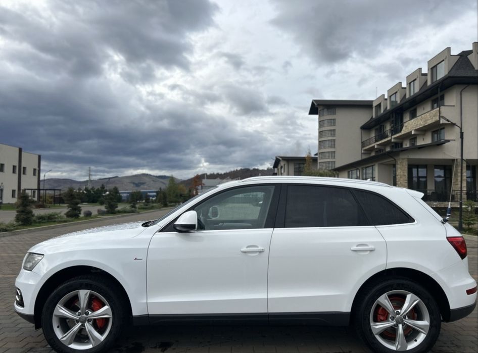 Audi Q5 2.0 TDI quattro S line (Alpin Edition)