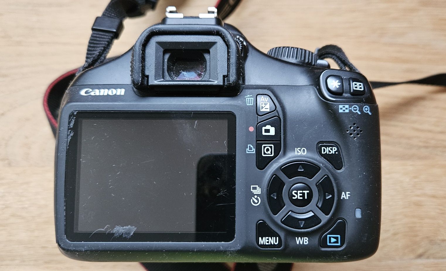 CANON EOS 1100D, обектив 18-55