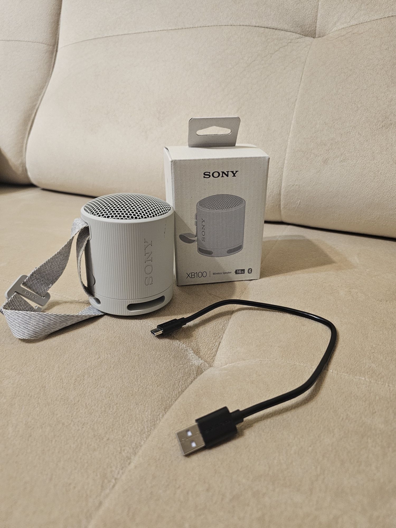 Sony xb100 white