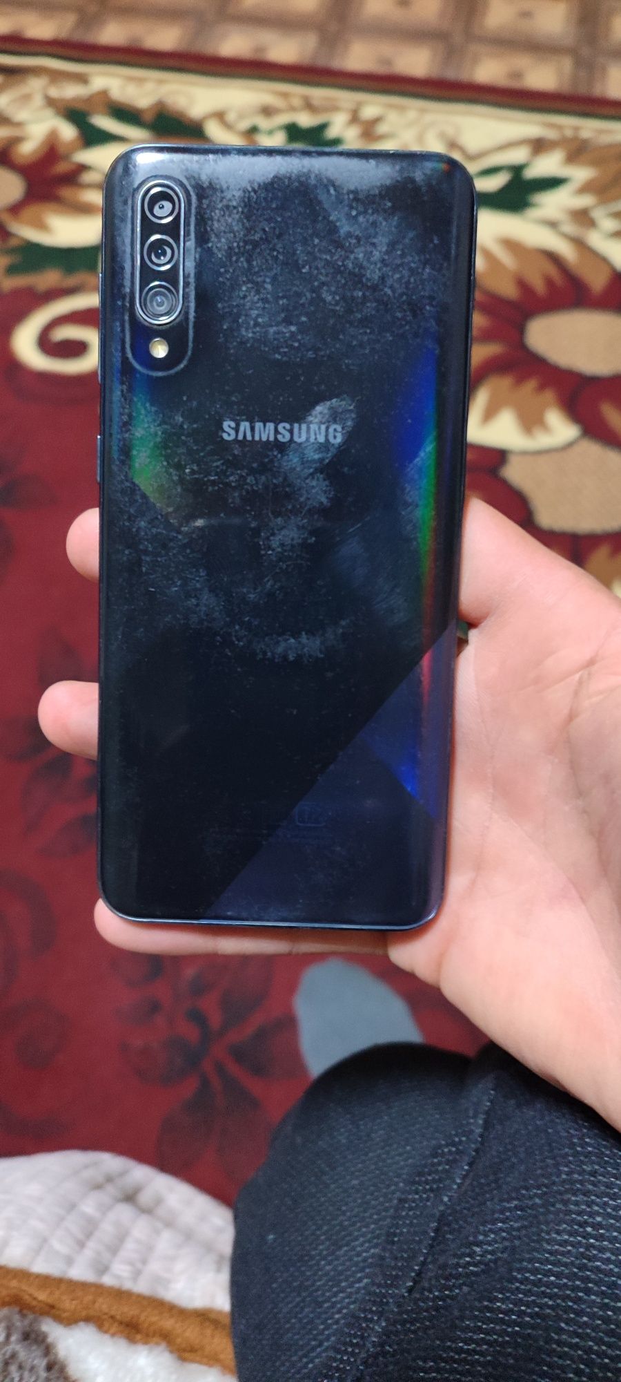 Samsung  A30s sotiladi karobka dakumenti bor ishlashi zor.