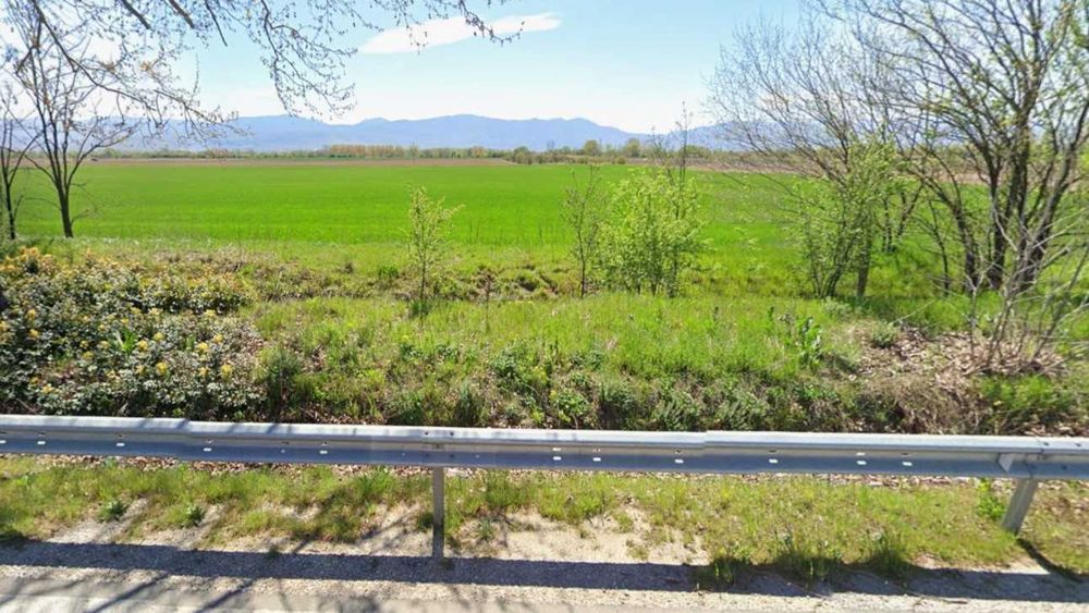 Парцел на първа линия Пазарджишко шосе