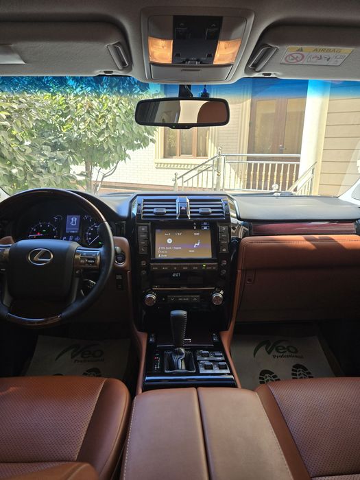 Lexus GX 460 v xoroshem sostoyanii