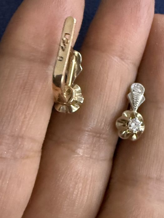 Бриллиант зирак сотилади