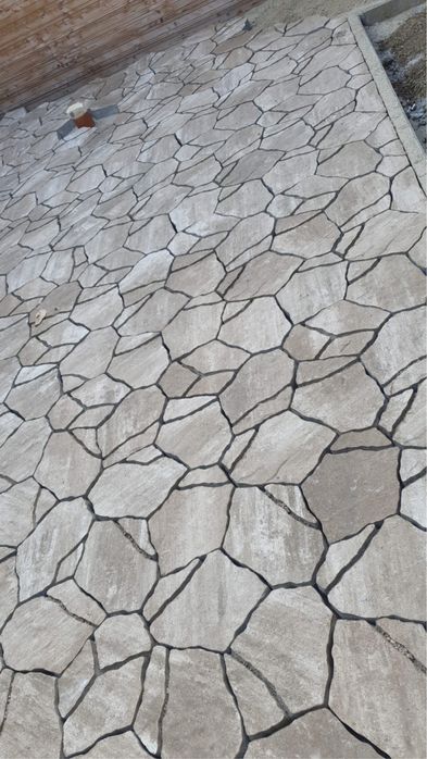Montaj pavele curți, parcări, trotuare, alei, garaje, construcții