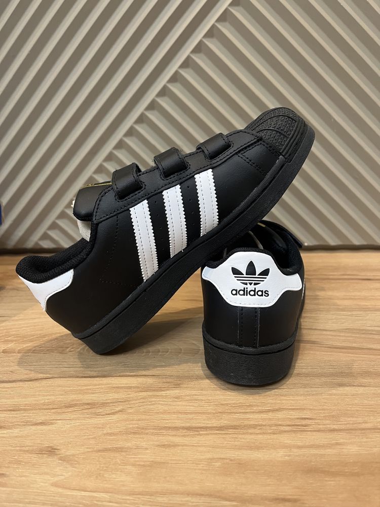 Кроссовки оригинал adidas superstar 30 р.