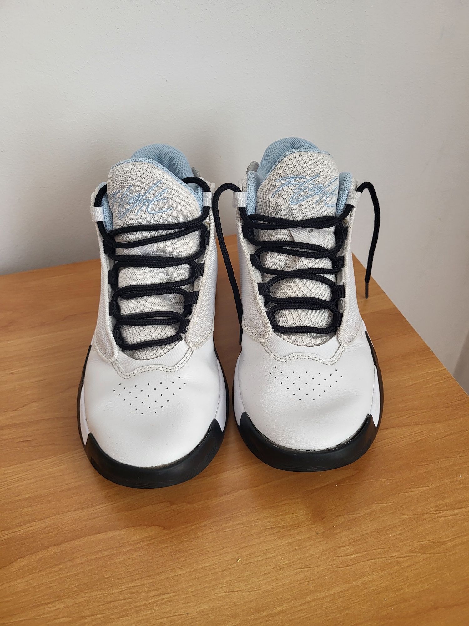Jordan 4 max aura