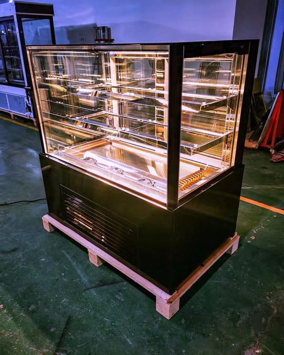 Vitrina frigorifica prntru prajituri