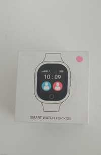 Продавам детски часовник Myki4