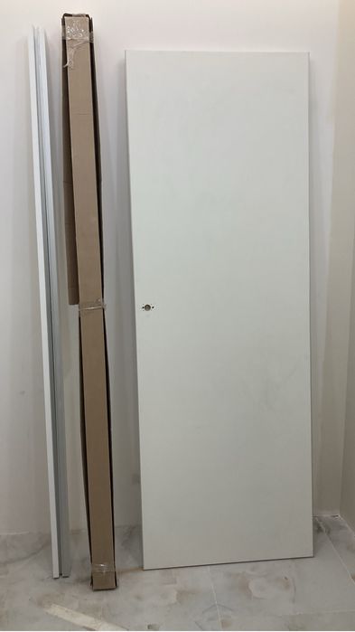 Продам двери скрытого монтажа недорого